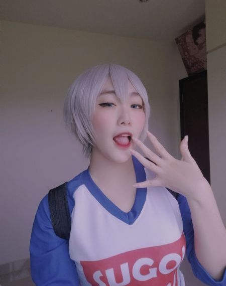 夜幕下的黄色幽灵