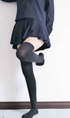 俄一居民楼被导弹残骸击中