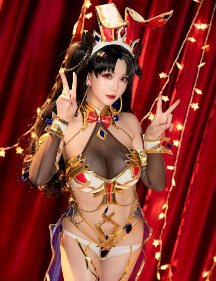 女生发出哼哼唧唧的声音助眠
